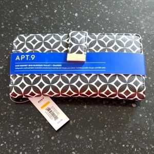 Apt. 9 Ladies' Wallet with Charger